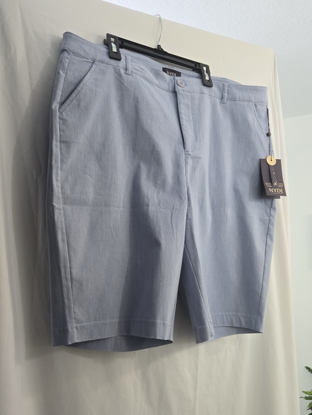 NYDJ Women's Light Blue Flat-Front Bwrmuda Stretch Shorts